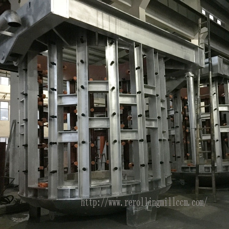 铸造厂的高容量工业金属熔炉