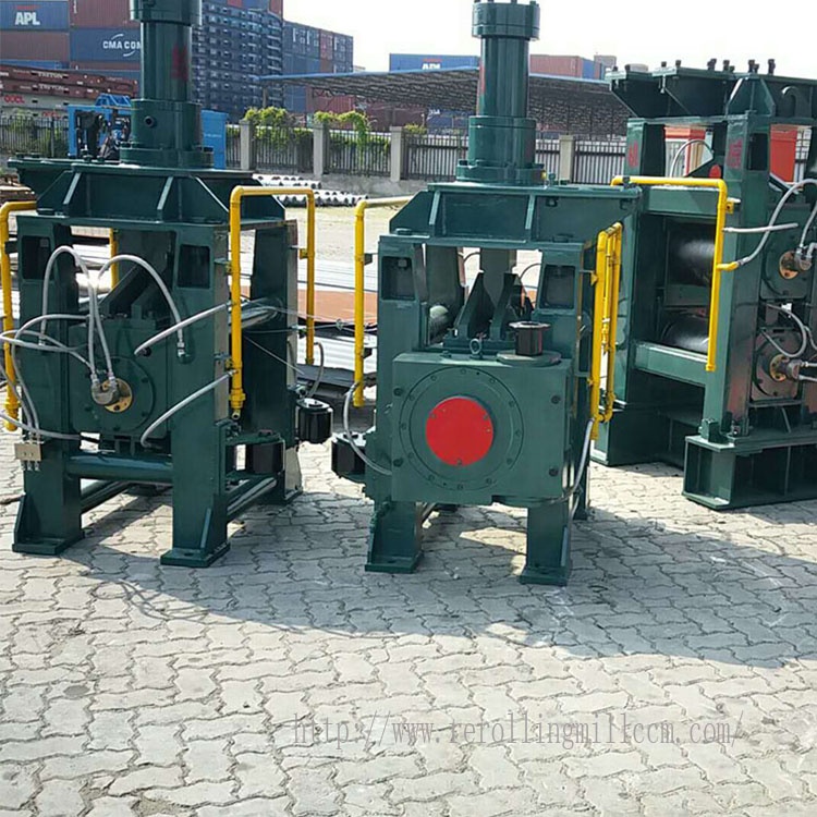 中国钢筋连铸厂板坯铸钢机