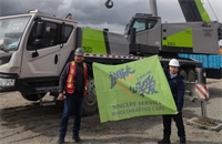 Zoomlion engineer go to customer site adjust truck crane