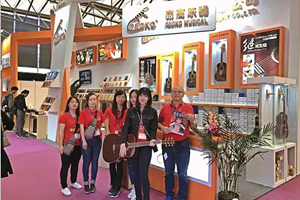 People crowed to Gecko Cajon booth… The most popular booth in Shanghai exhibition must be Gecko’s！