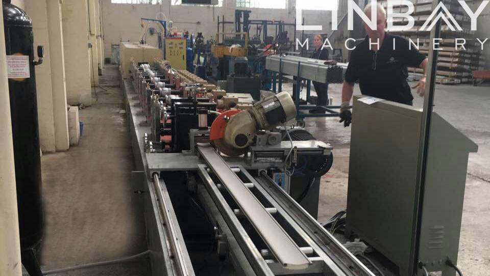 Máquina perfiladora de listones de persiana enrollable - Maquinaria de  China Wuxi Linbay