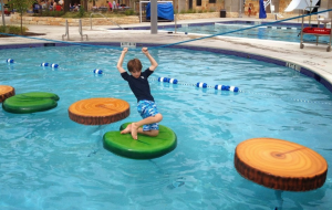 Hotel Aqua Resort swimming pool play