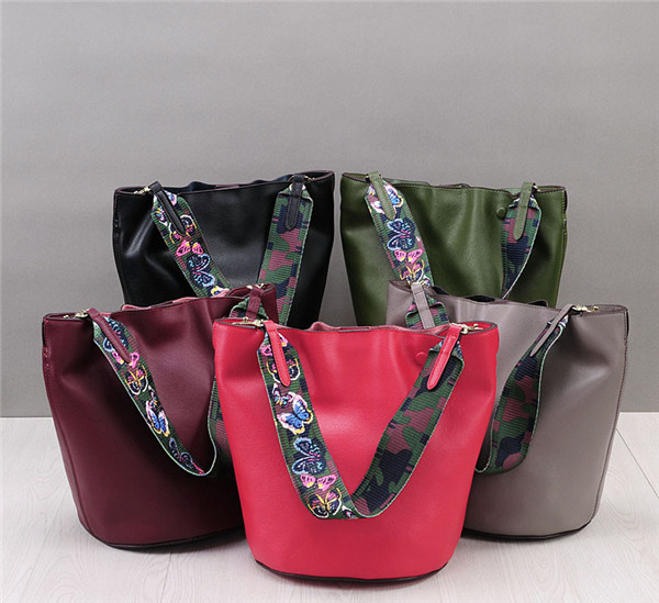 High Quality Ladies Soft Leather Bucket Bag With Colored Shoulder Strap