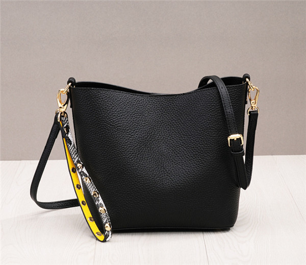High Quality Wrist Bags For Women Leather Shoulder Bags With Snakeskin Shoulder Strap