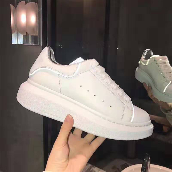 Best Quality White Genuine Leather LED Men Casual Shoes Fashion Sneakers Factory
