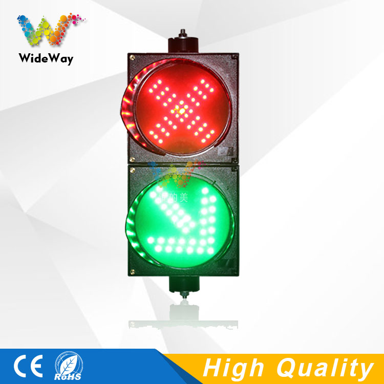 DC12V New design parking lots 200mm red cross 45 degree green arrow LED traffic light for sale in Amsterdam