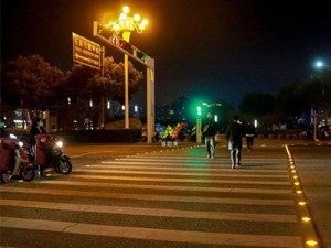What are the benefits of Zebra Crossing Luminous Floor Tiles traffic light?