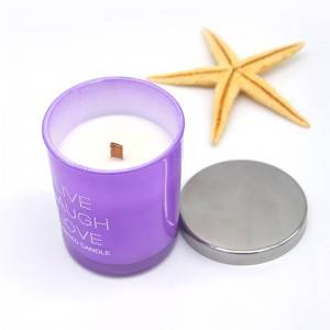 Eco-friendly scented candles with metal lid