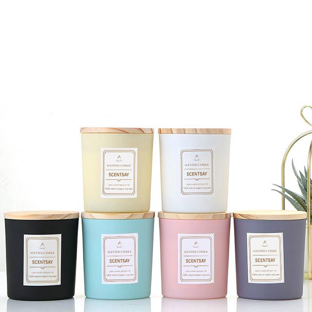 Custom luxury soy wax container scented candles in glass vessels jars Featured Image