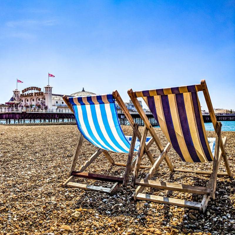 Beach chair, enjoy the sunshine beach, enjoy the blue sea and blue sky, enjoy a beautiful day!