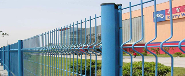 how the peach-shaped column fence is connected