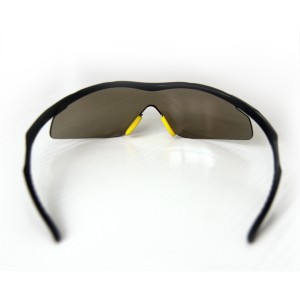 حماية النظارات والعدسات