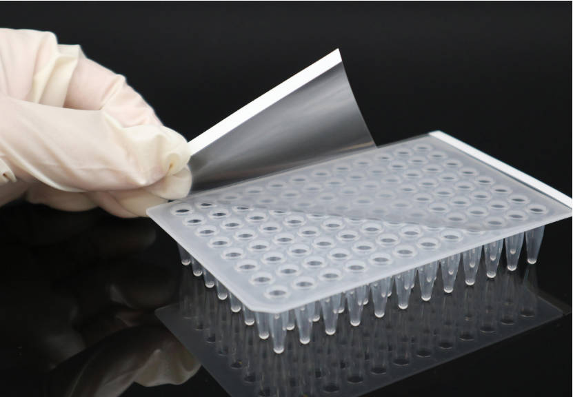 Návrh na utesnenie PCR platne