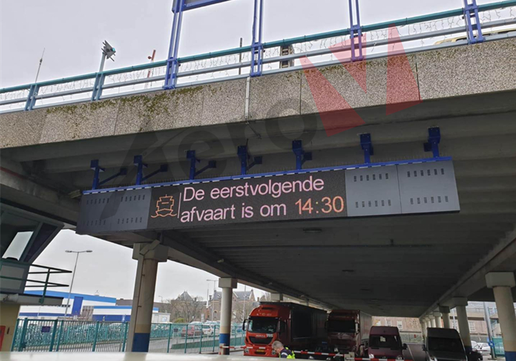 metro-station-led-sign