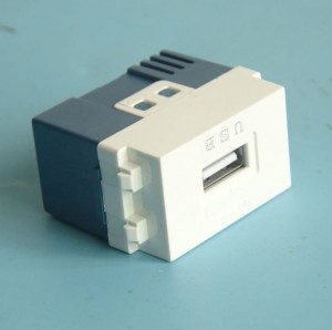 5V 3.6A USB soket 5V 9V 12V Cajin Ƙarfin Wutar Lantarki na USB Socket