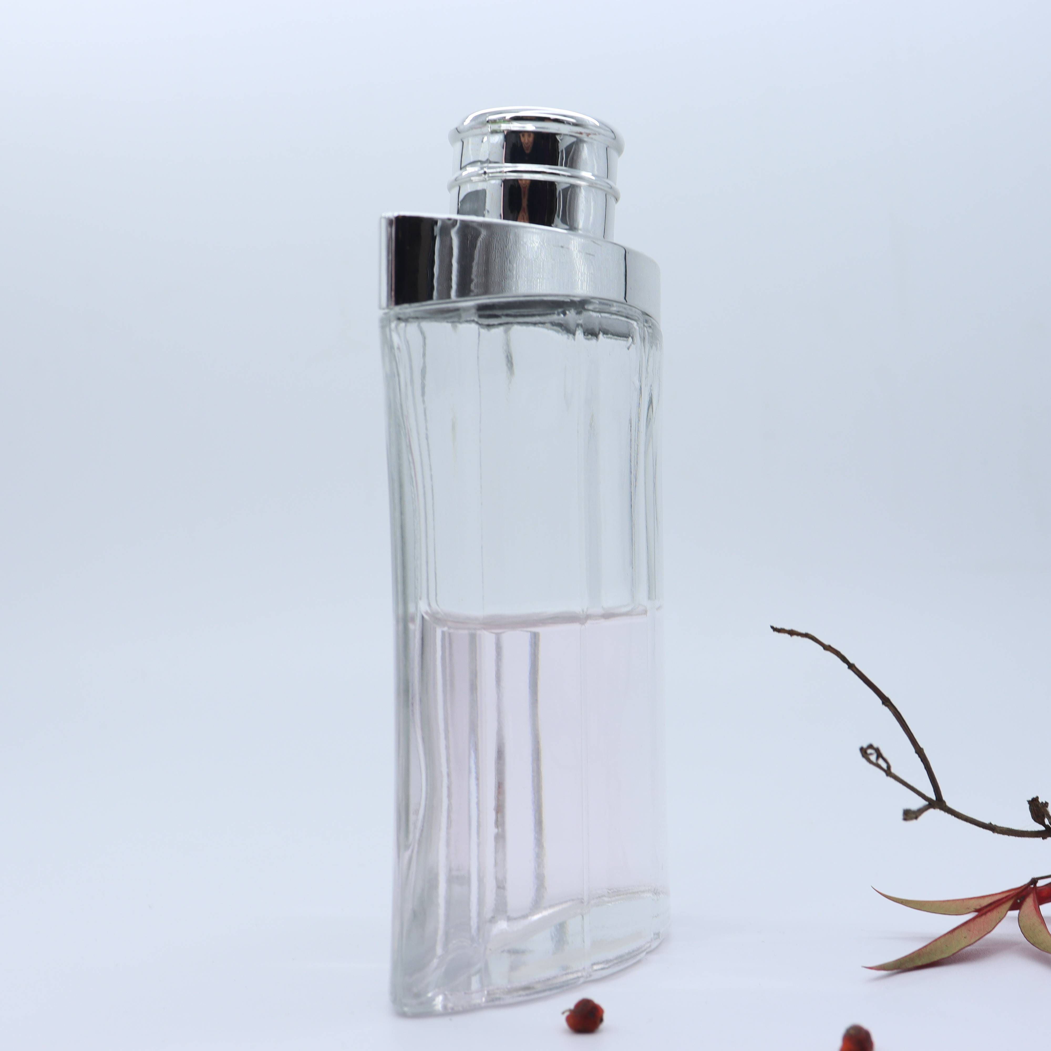 Wholesale perfume empty glass bottle hot new products 2021 Cute designed with pump spray