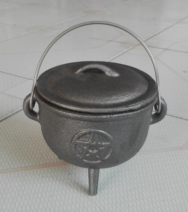 cast iron cauldron with pentangle cast iron potjie pot