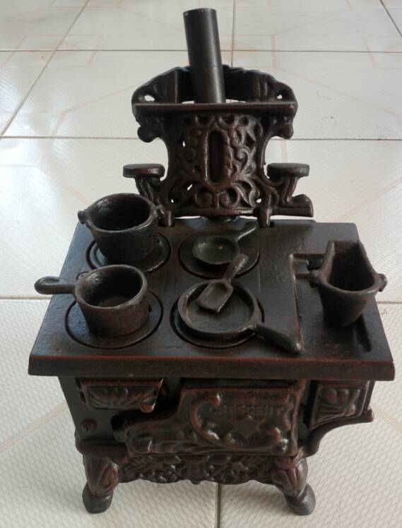 cast iron toy stove