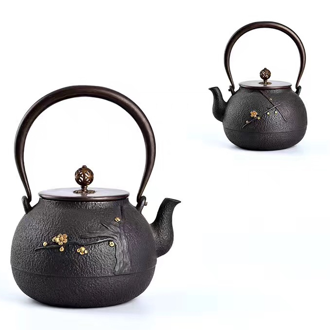 15 years golden supplier metallic round cast-iron whistling teapot with various pattern