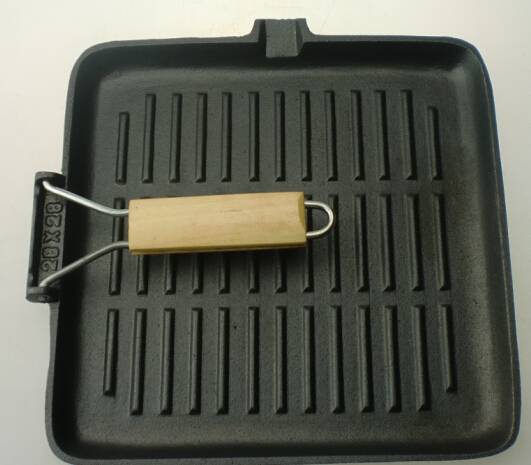 FDA certification hot sale preseasoned wooden handle cast iron meat grill pan fry pan