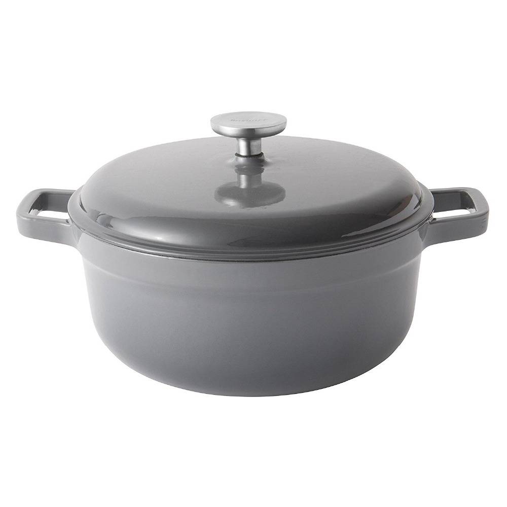 Cast iron cookware / enamelled casserole/hot pot/ dutch oven