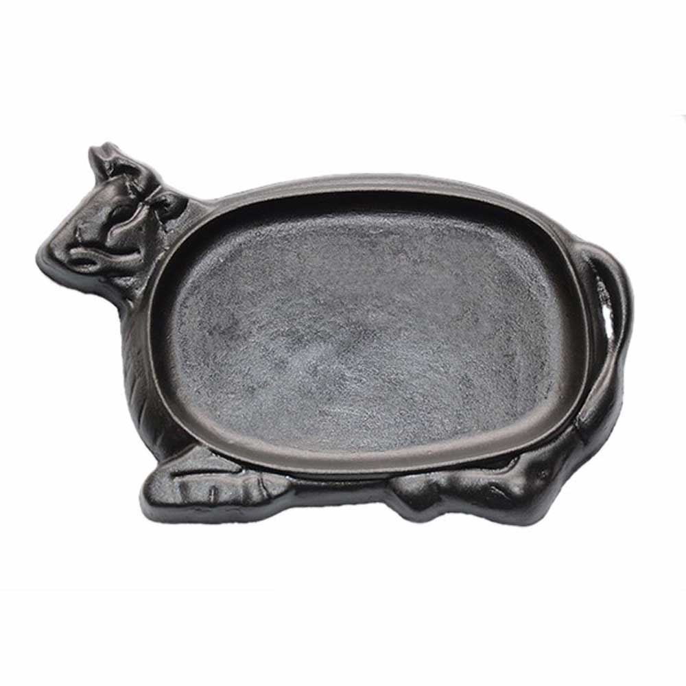 wooden base cast iron sizzler plate in cow shape for cooking