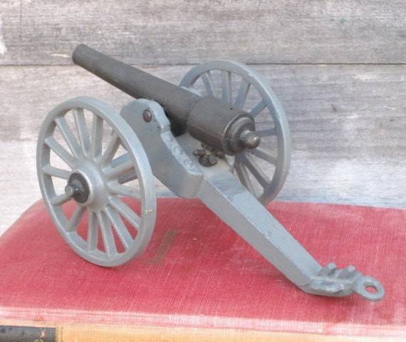 hot sale cast iron cannon model metal craft mainly export to Europe