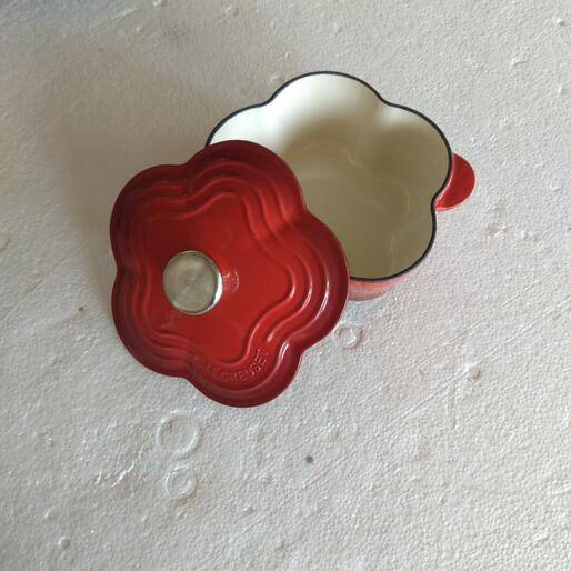 five petals flower shaped cast iron enamel casserole, red enamel coating
