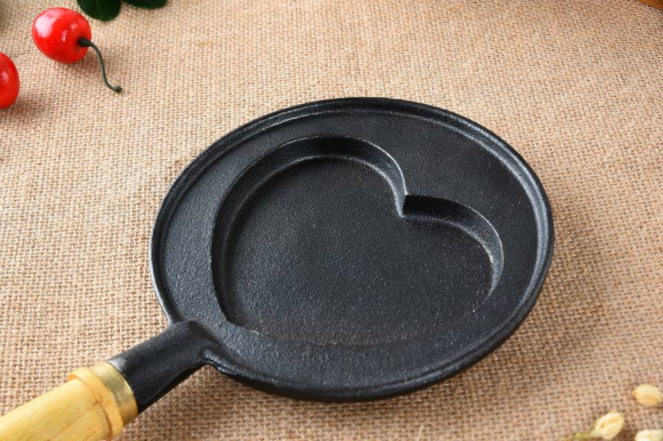 heart-shape cast iron egg fry pan