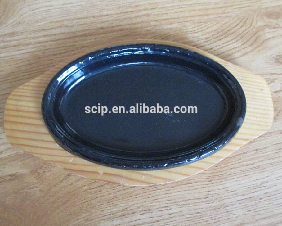 enamel cast iron sizzling plate with wooden base cast iron frying pan