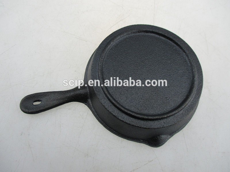 mini cast iron fry pan, vegetable oil coating mini skillet, iron frying pan