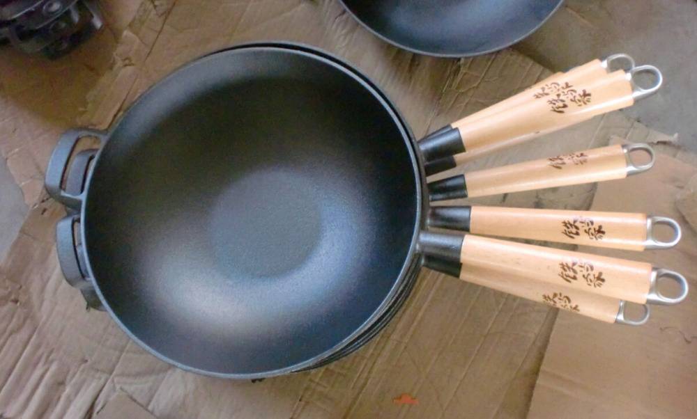 wooden handle cast iron chinese wok