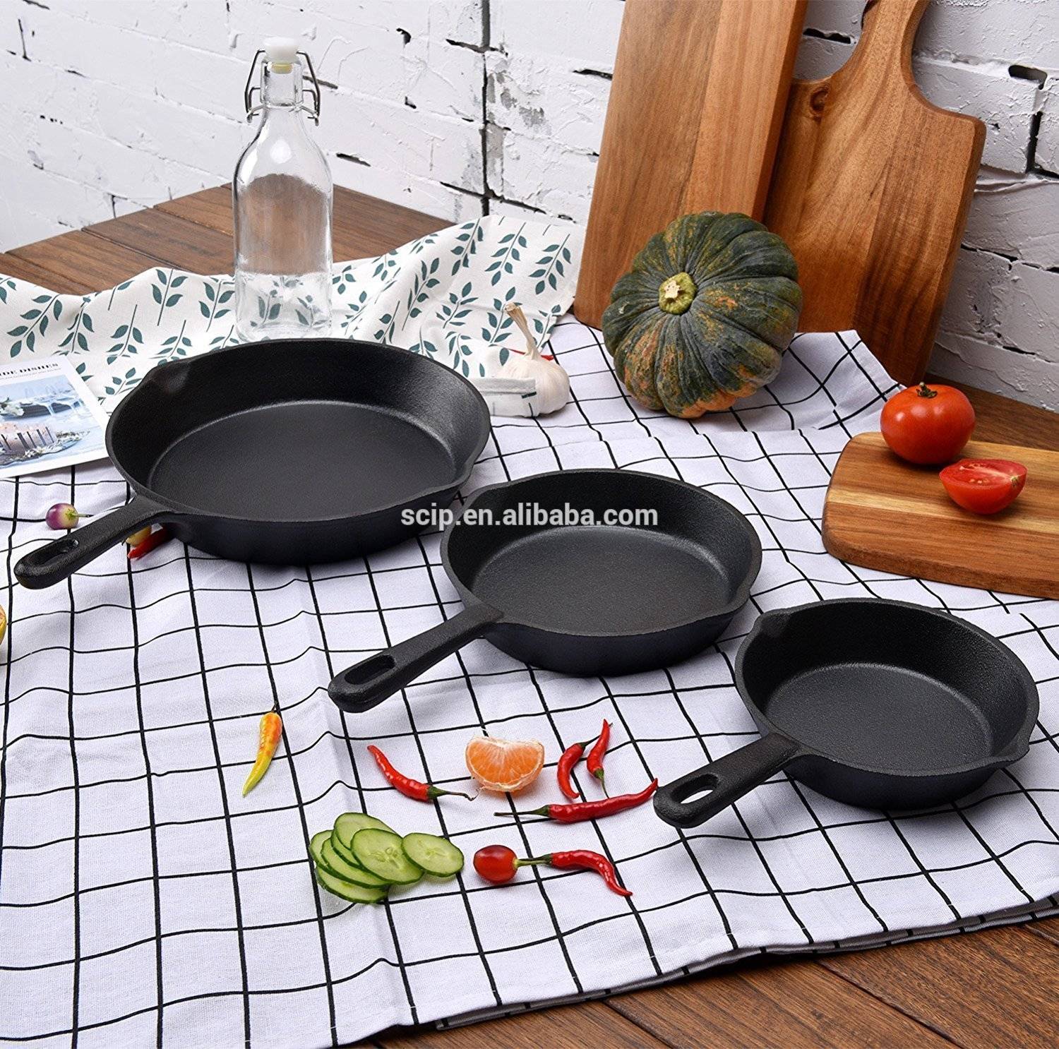 Wholesale Chinese large cast iron skillet, Pre-Seasoned ,10.5-inch