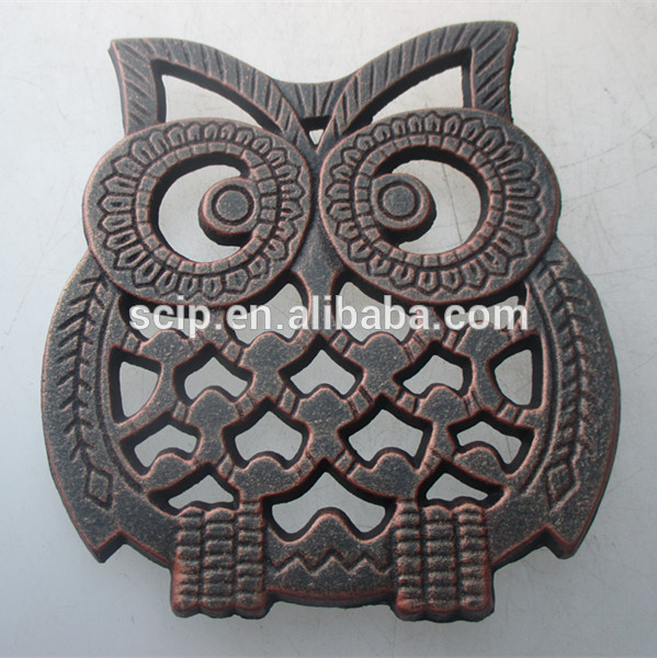 Owl design cast iron pot holder