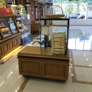 Tongs and trays rack for bread display