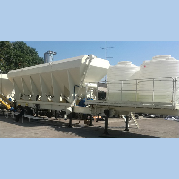 Mobile cement silo