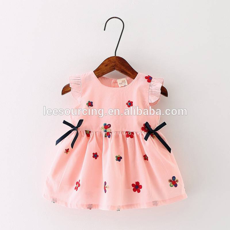 Wholesale sweet style knitted flower pattern baby dress