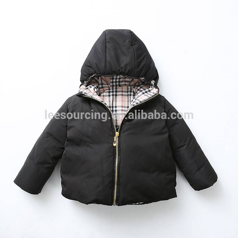 la capa de petxina tova de color negre amb jaqueta d'hivern amb caputxa per a nadó nen