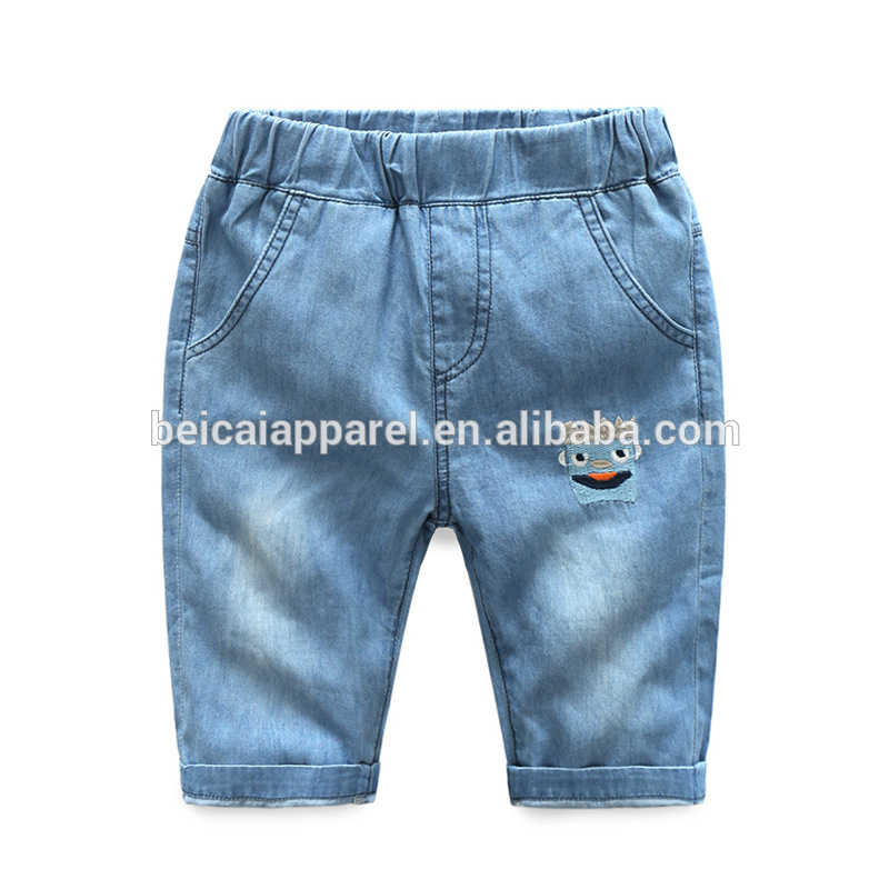 Venta al por mayor del verano del nuevo estilo de los pantalones vaqueros suaves muchachos niños ocasionales recortadas pantalones cortos