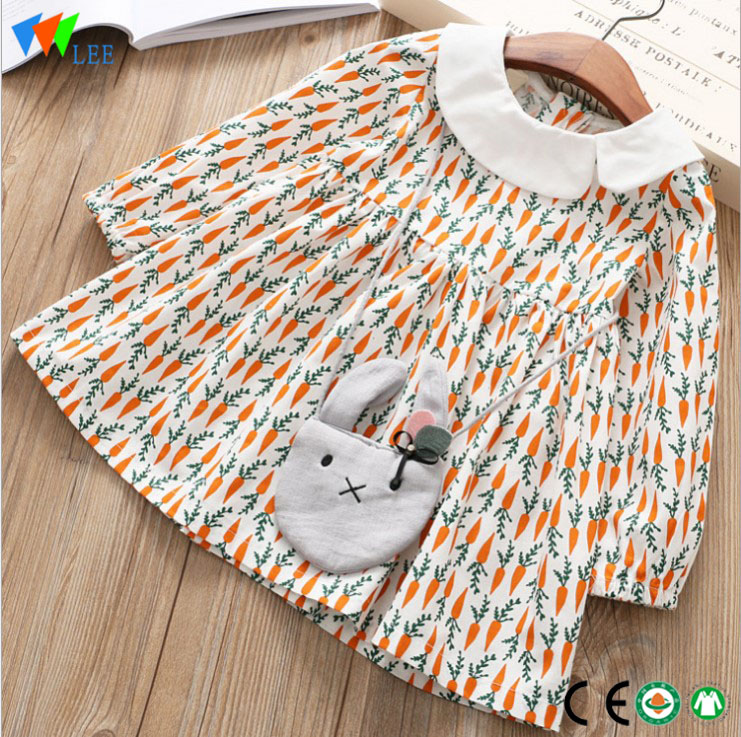 Made in China-versenyképes áron színes nyomtatás kislány ruhát fodros ruha