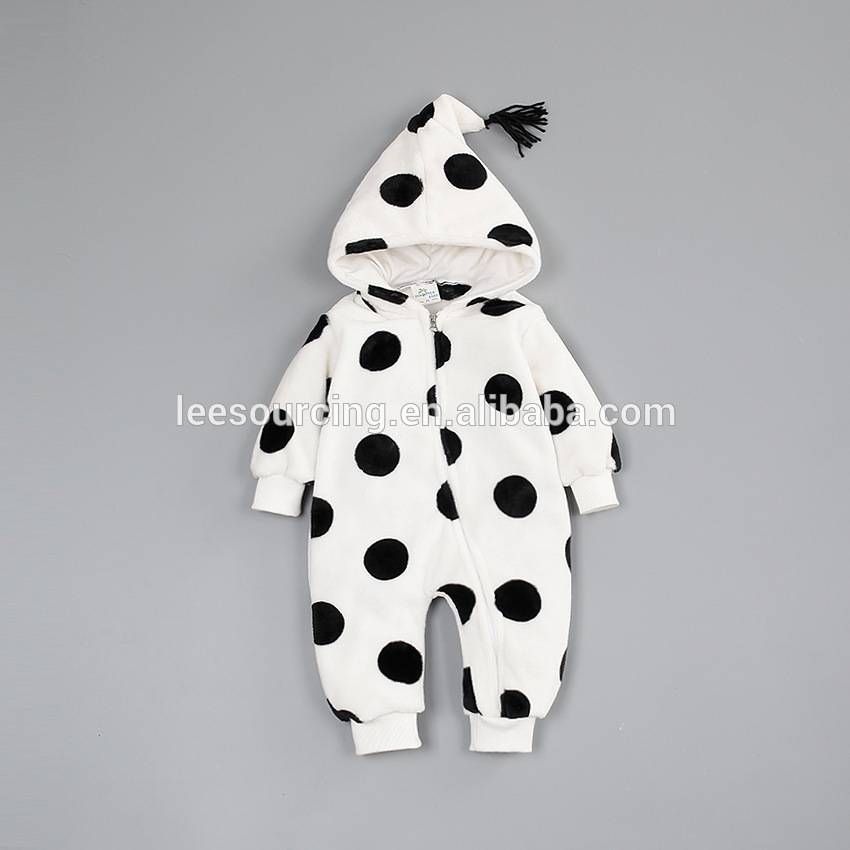 Factory making Boys Christmas Outfits - High quality polka dots baby jumpsuit baby bodysuits for winter – LeeSourcing