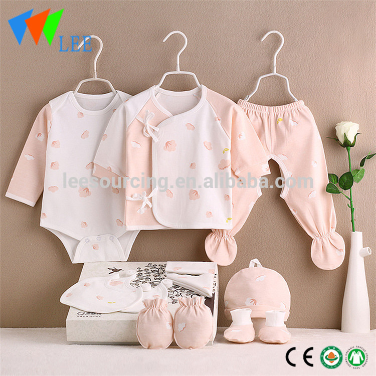 Wholesale new born cotton clothes baby gift set with comfort wear