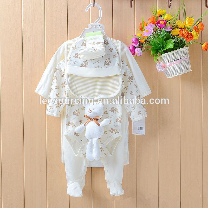 Wholesale cartoon footed 100% cotton baby clothes romper set