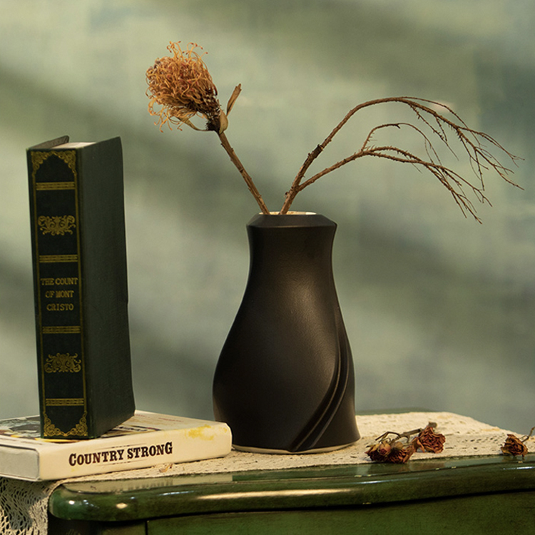 Tangent-shaped Round Botton Art Creative Handmade Flower Ceramic Vase Featured Image