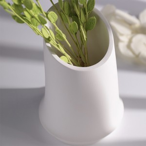 Nordic Minimalist White Ceramic Vase Lead-shaped Art Creative Bamboo knot