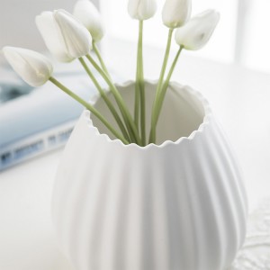 Nordic Minimalist Raindrop-shaped Art Creative White Textured Flower Ceramic Vase