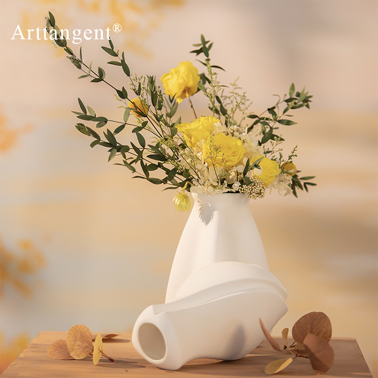 Tangent-shaped Art Creative White Flower Ceramic Vase Featured Image