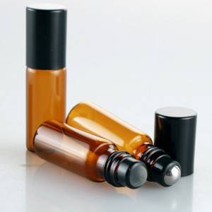 5ml amber roll on glass vials with black cap and black roller base