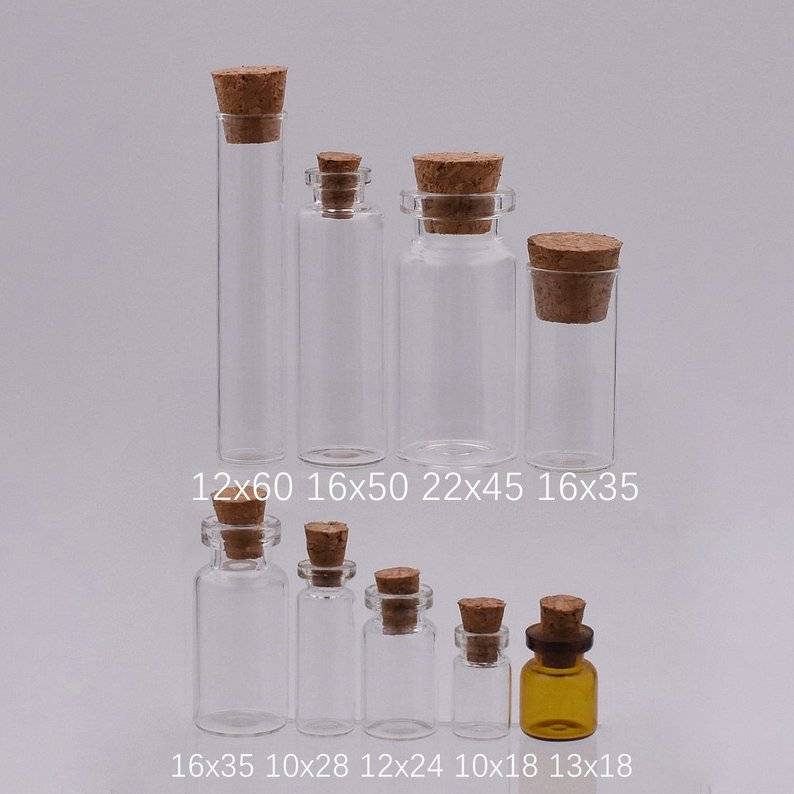 DIY classic cork glass bottle glass vial with cork mini wishing bottles for jewelry making glass locket Featured Image