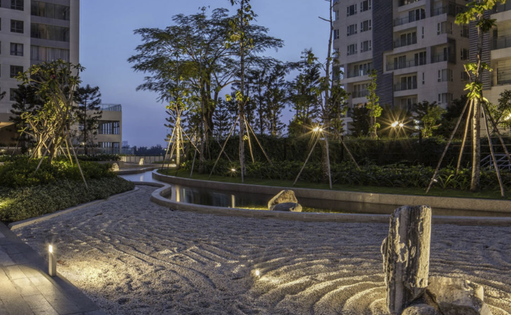 What should be paid attention to in landscape lighting design?